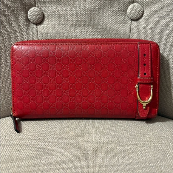 Gucci Scarlet Embossed Leather Wallet - Picture 1 of 4